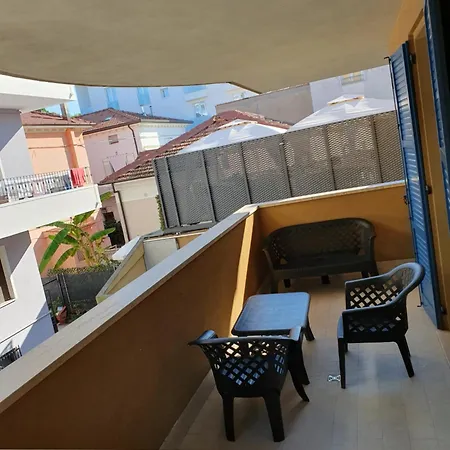 Silenzioso E Riservato *