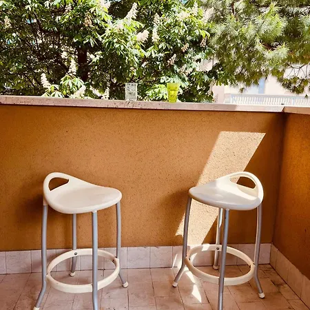 Silenzioso E Riservato